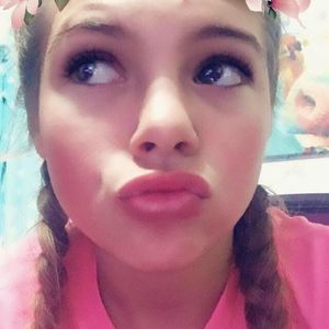 Meet your Posher, Alexis